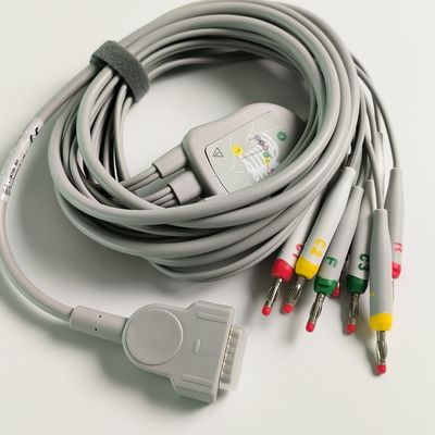 Elektrocardiogram zintegrowany z 12 przewodami ołowiowymi z 15 szpilkami.0